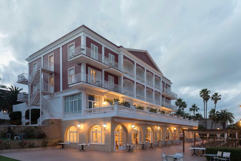 Hotel Seth Mahón